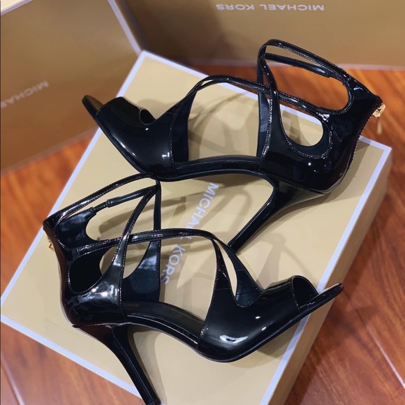 SOLD - Michael Kors Chantelle Sandals - Picture 5 of 7